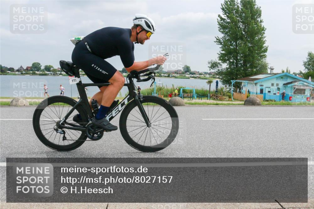 21.06.2025 - 27. Vierlanden-Triathlon H.Heesch http://msf.ph/oto/8027157 15.06.2025 12:19:08 Radfahren 694, 773, 973 meine-sportfotos.de