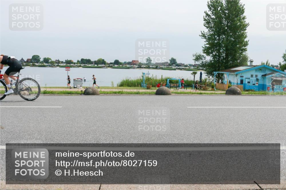 15.06.2025 - 27. Vierlanden-Triathlon H.Heesch http://msf.ph/oto/8027159 15.06.2025 11:20:50 Radfahren 237, 952, 962 meine-sportfotos.de