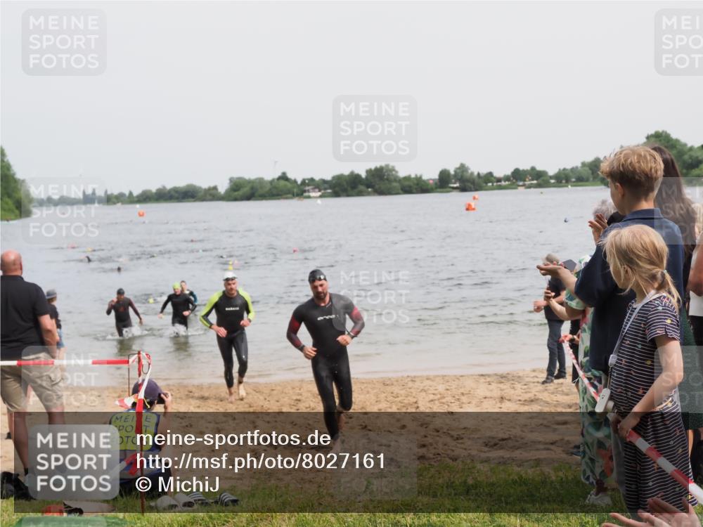21.06.2025 - 27. Vierlanden-Triathlon MichiJ http://msf.ph/oto/8027161 15.06.2026 10:57:48 Schwimmen 686, 705, 738, 774 meine-sportfotos.de