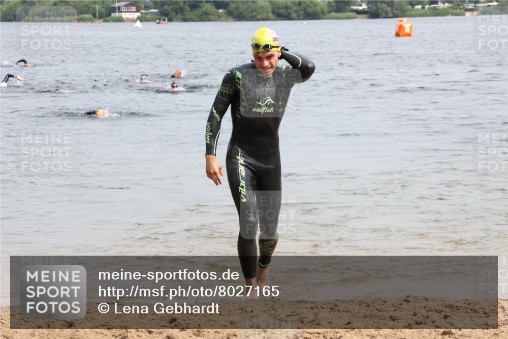 15.06.2025 - 27. Vierlanden-Triathlon Lena Gebhardt http://msf.ph/oto/8027165 15.06.2025 10:59:42 Schwimmen 641, 668, 727 meine-sportfotos.de