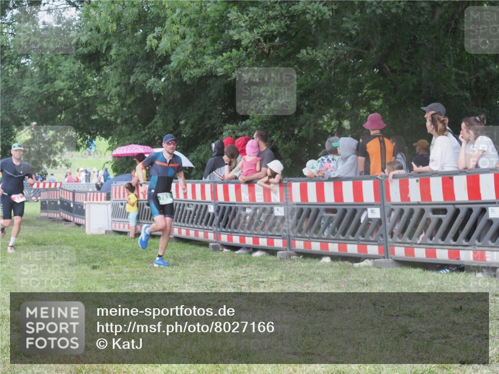 21.06.2025 - 27. Vierlanden-Triathlon KatJ http://msf.ph/oto/8027166 15.06.2025 13:30:29 Ziel 43, 783 meine-sportfotos.de