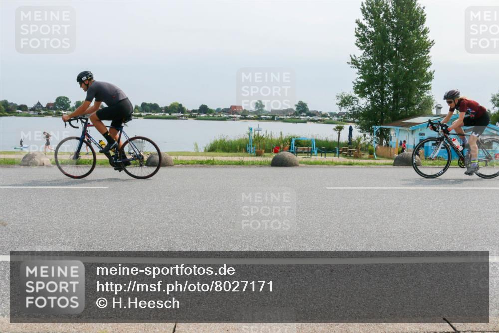 15.06.2025 - 27. Vierlanden-Triathlon H.Heesch http://msf.ph/oto/8027171 15.06.2025 11:20:52 Radfahren 237, 952, 958, 962, 966 meine-sportfotos.de