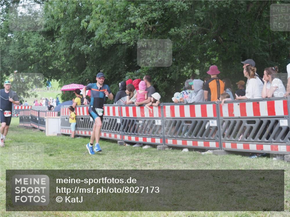 21.06.2025 - 27. Vierlanden-Triathlon KatJ http://msf.ph/oto/8027173 15.06.2025 13:30:29 Ziel 43, 783 meine-sportfotos.de