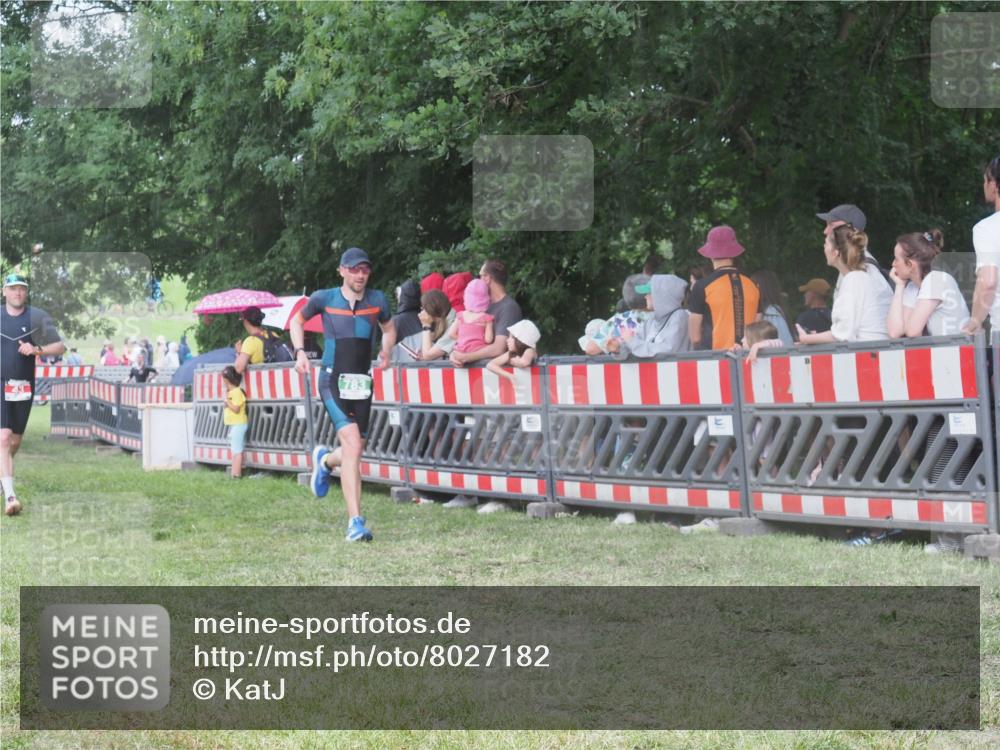 21.06.2025 - 27. Vierlanden-Triathlon KatJ http://msf.ph/oto/8027182 15.06.2025 13:30:29 Ziel 43, 783 meine-sportfotos.de