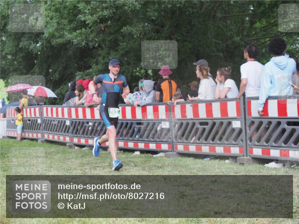 21.06.2025 - 27. Vierlanden-Triathlon KatJ http://msf.ph/oto/8027216 15.06.2025 13:30:29 Ziel 43, 783 meine-sportfotos.de