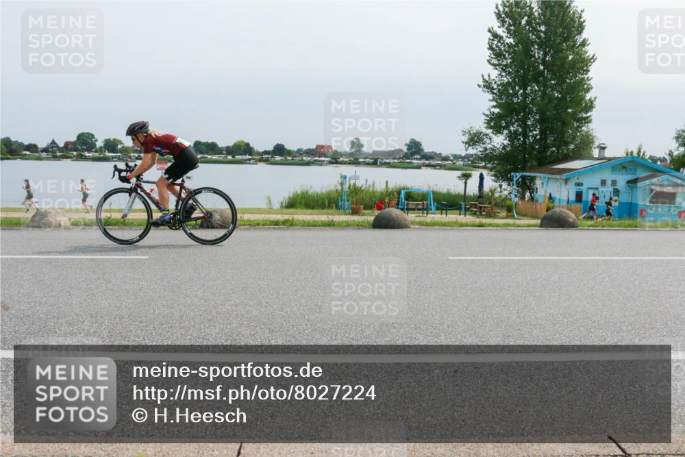 15.06.2025 - 27. Vierlanden-Triathlon H.Heesch http://msf.ph/oto/8027224 15.06.2025 11:20:53 Radfahren 237, 921, 952, 958, 962, 966 meine-sportfotos.de