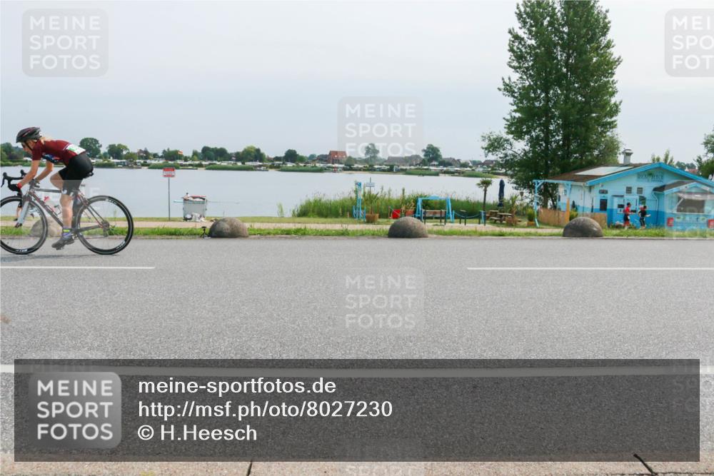 15.06.2025 - 27. Vierlanden-Triathlon H.Heesch http://msf.ph/oto/8027230 15.06.2025 11:20:53 Radfahren 237, 921, 952, 958, 962, 966 meine-sportfotos.de