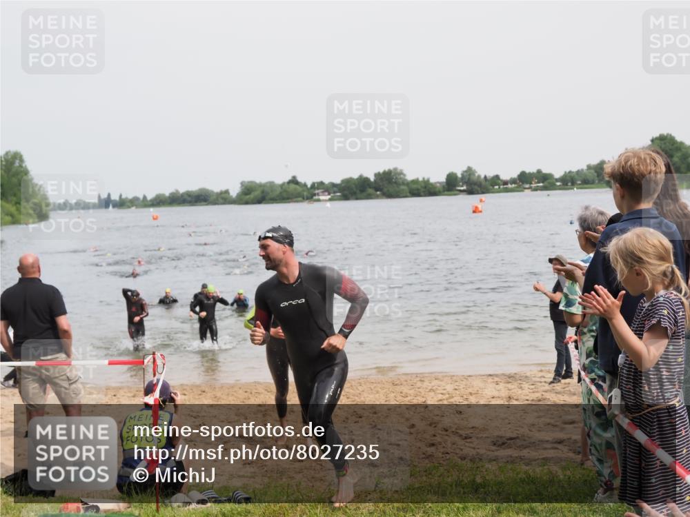 21.06.2025 - 27. Vierlanden-Triathlon MichiJ http://msf.ph/oto/8027235 15.06.2026 10:57:49 Schwimmen 686, 705, 738, 774 meine-sportfotos.de