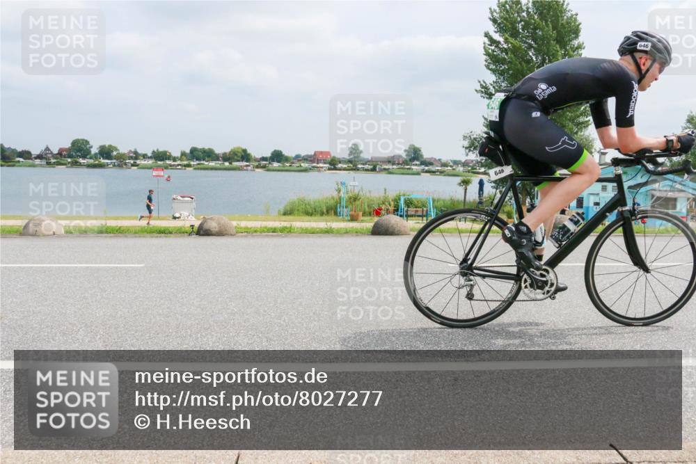 21.06.2025 - 27. Vierlanden-Triathlon H.Heesch http://msf.ph/oto/8027277 15.06.2025 12:19:37 Radfahren 637, 646, 647, 855, 953 meine-sportfotos.de