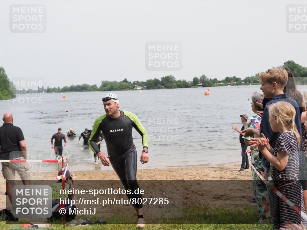 21.06.2025 - 27. Vierlanden-Triathlon MichiJ http://msf.ph/oto/8027285 15.06.2026 10:57:51 Schwimmen 686, 705, 738, 774 meine-sportfotos.de
