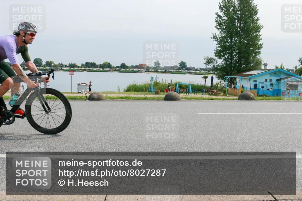 15.06.2025 - 27. Vierlanden-Triathlon H.Heesch http://msf.ph/oto/8027287 15.06.2025 11:21:08 Radfahren 93, 142, 856 meine-sportfotos.de