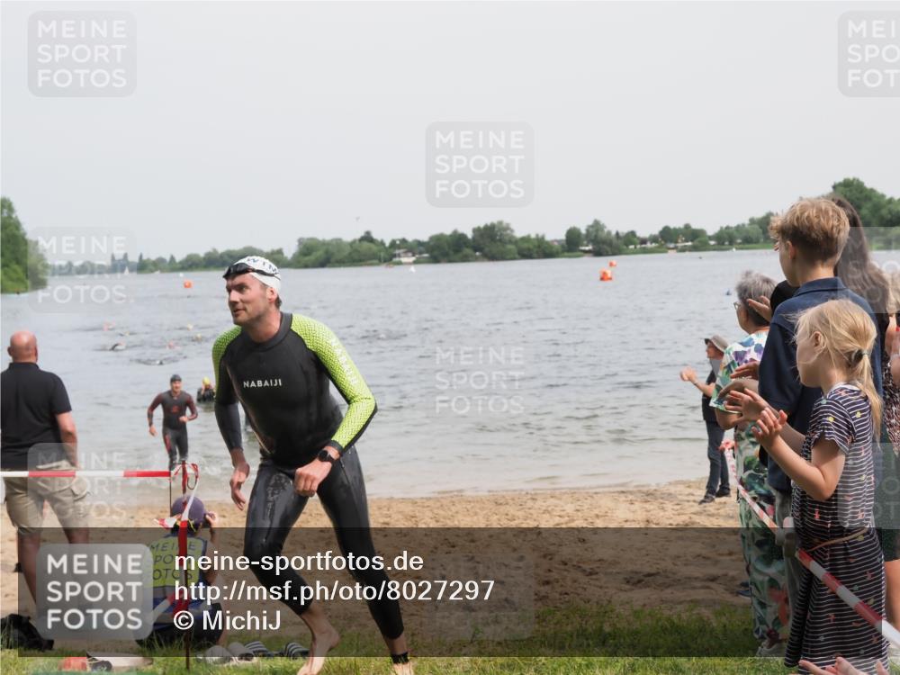 21.06.2025 - 27. Vierlanden-Triathlon MichiJ http://msf.ph/oto/8027297 15.06.2026 10:57:51 Schwimmen 686, 705, 738, 774 meine-sportfotos.de