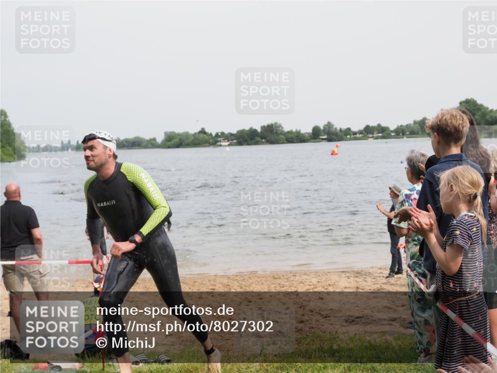 21.06.2025 - 27. Vierlanden-Triathlon MichiJ http://msf.ph/oto/8027302 15.06.2026 10:57:51 Schwimmen 686, 705, 738, 774 meine-sportfotos.de