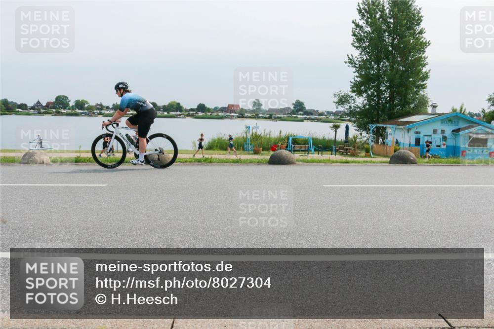 15.06.2025 - 27. Vierlanden-Triathlon H.Heesch http://msf.ph/oto/8027304 15.06.2025 11:21:10 Radfahren 142 meine-sportfotos.de