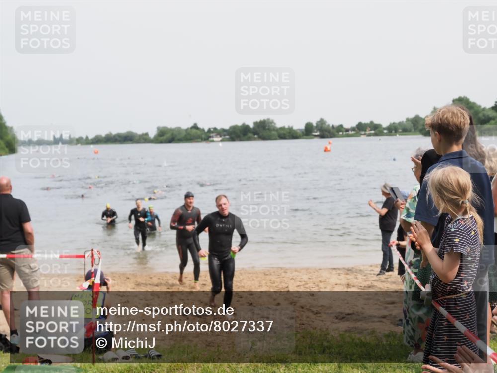 21.06.2025 - 27. Vierlanden-Triathlon MichiJ http://msf.ph/oto/8027337 15.06.2026 10:57:54 Schwimmen 647, 686, 705, 738, 774 meine-sportfotos.de