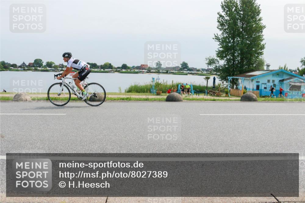 15.06.2025 - 27. Vierlanden-Triathlon H.Heesch http://msf.ph/oto/8027389 15.06.2025 11:21:26 Radfahren 209, 248 meine-sportfotos.de
