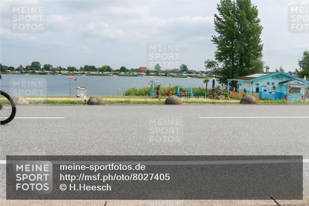 21.06.2025 - 27. Vierlanden-Triathlon H.Heesch http://msf.ph/oto/8027405 15.06.2025 12:19:41 Radfahren 646, 647, 844, 855, 953 meine-sportfotos.de