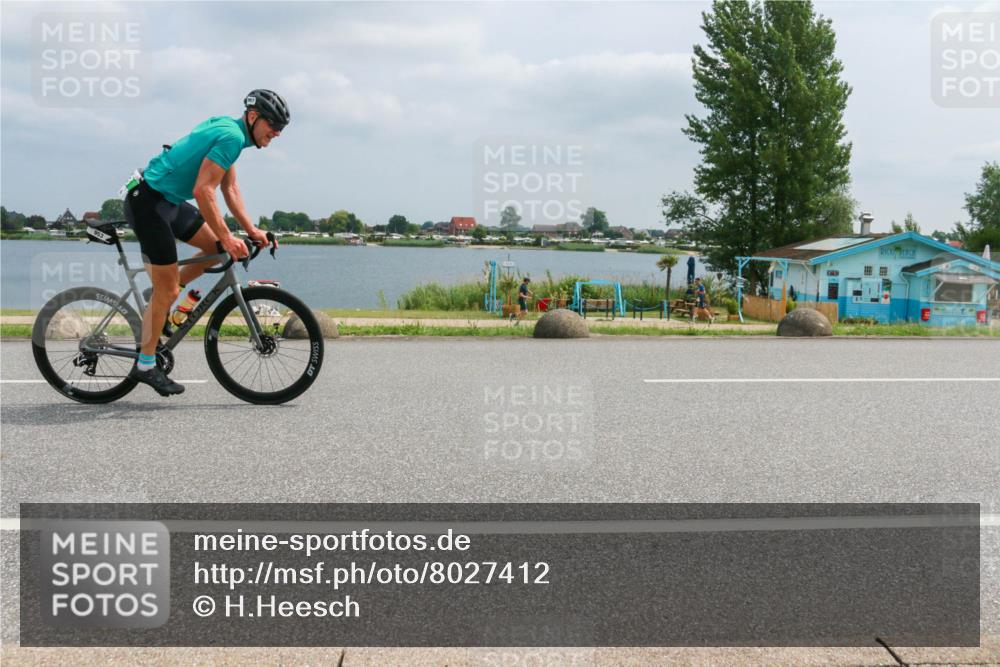21.06.2025 - 27. Vierlanden-Triathlon H.Heesch http://msf.ph/oto/8027412 15.06.2025 12:19:41 Radfahren 646, 647, 844, 855, 953 meine-sportfotos.de