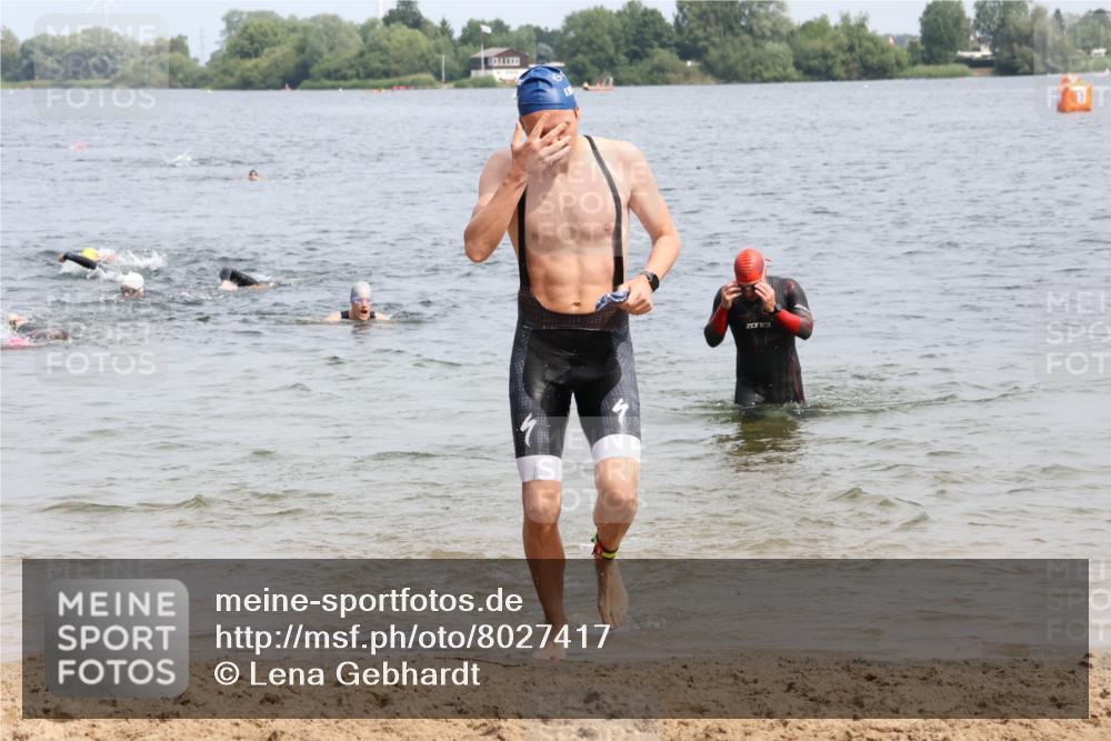 15.06.2025 - 27. Vierlanden-Triathlon Lena Gebhardt http://msf.ph/oto/8027417 15.06.2025 11:00:25 Schwimmen 646, 649, 657, 662, 694, 714, 731 meine-sportfotos.de