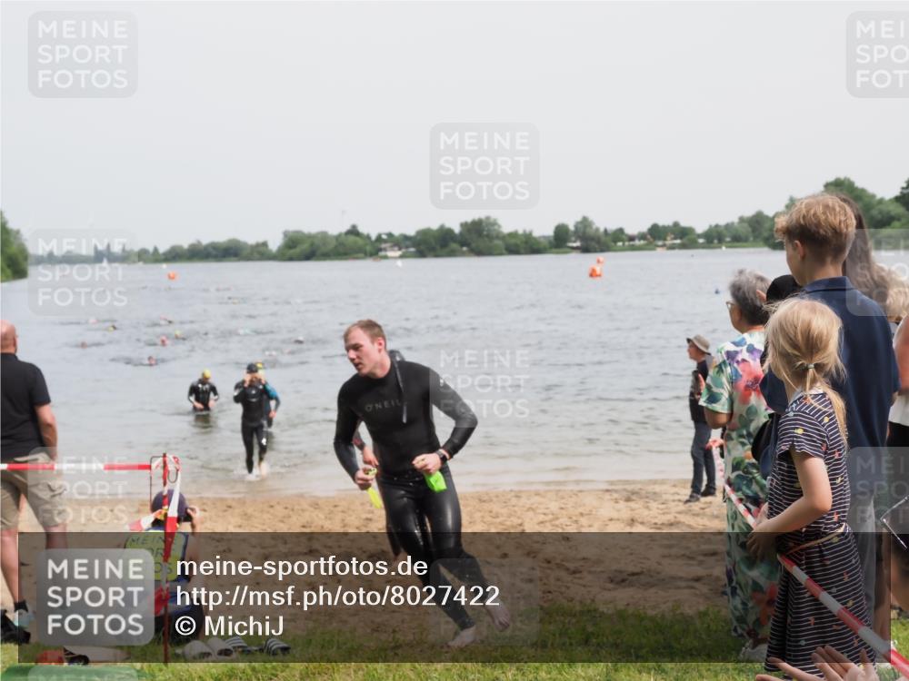 21.06.2025 - 27. Vierlanden-Triathlon MichiJ http://msf.ph/oto/8027422 15.06.2026 10:57:55 Schwimmen 647, 686, 705, 738, 774 meine-sportfotos.de