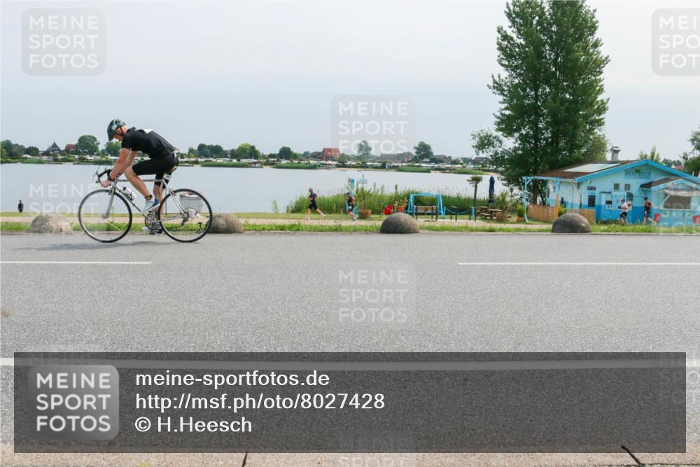15.06.2025 - 27. Vierlanden-Triathlon H.Heesch http://msf.ph/oto/8027428 15.06.2025 11:21:45 Radfahren 671, 719 meine-sportfotos.de