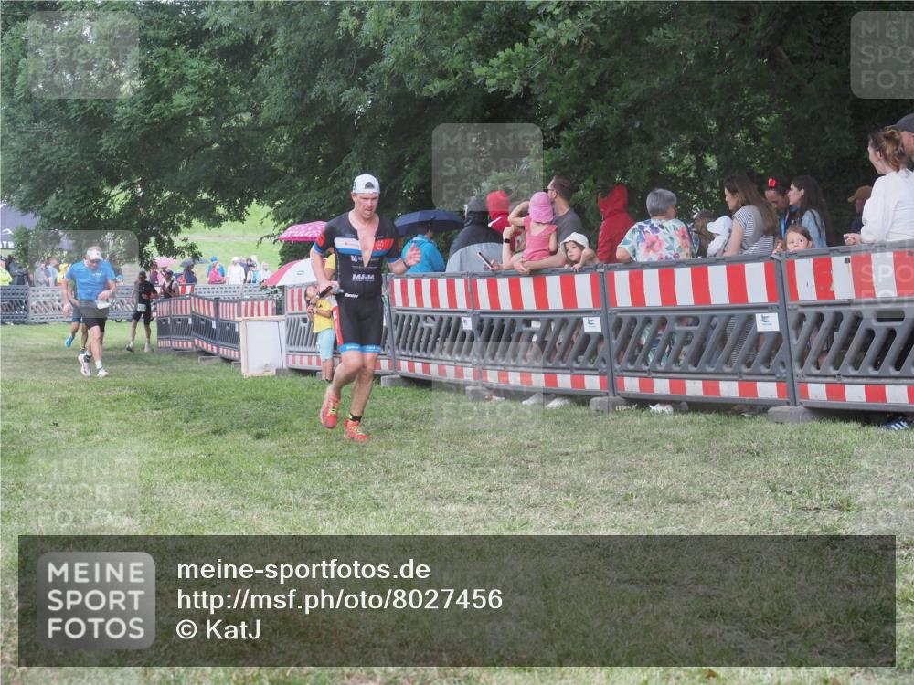 21.06.2025 - 27. Vierlanden-Triathlon KatJ http://msf.ph/oto/8027456 15.06.2025 13:31:28 Ziel 799, 847, 968 meine-sportfotos.de