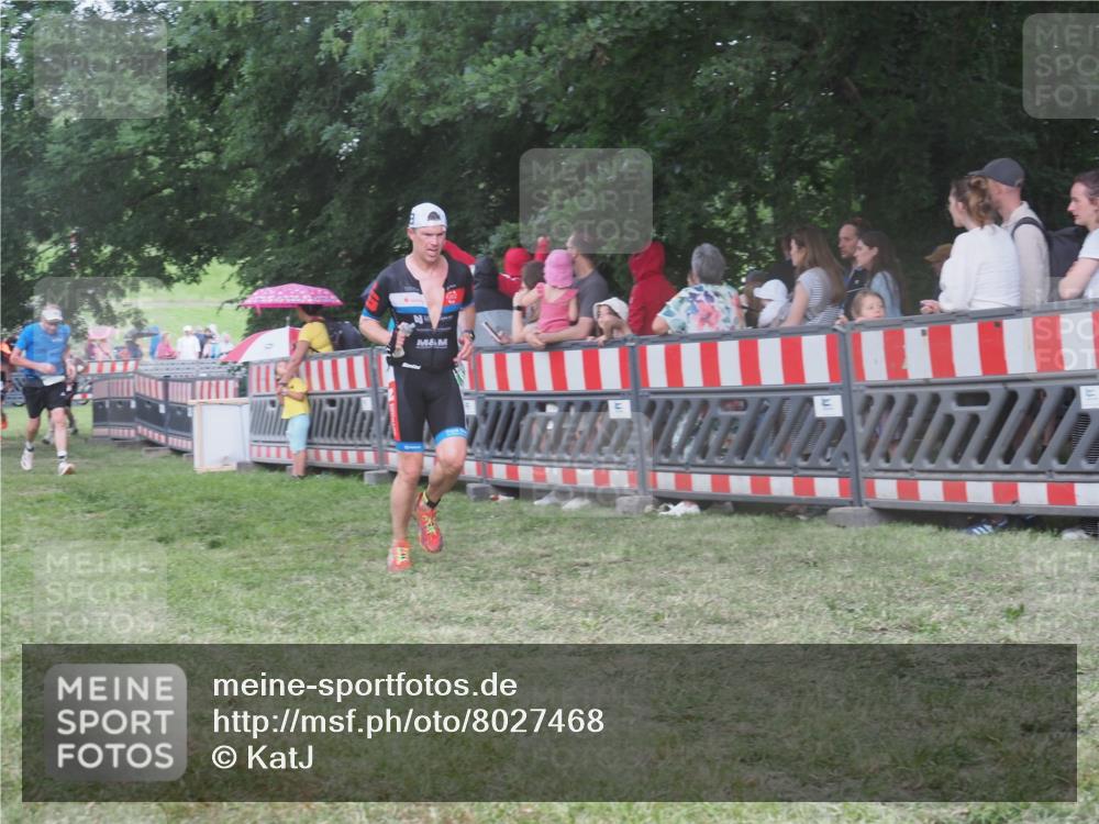 21.06.2025 - 27. Vierlanden-Triathlon KatJ http://msf.ph/oto/8027468 15.06.2025 13:31:28 Ziel 799, 847, 968 meine-sportfotos.de