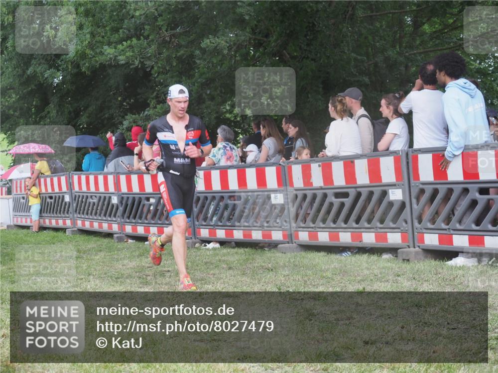 21.06.2025 - 27. Vierlanden-Triathlon KatJ http://msf.ph/oto/8027479 15.06.2025 13:31:29 Ziel 799, 847, 968 meine-sportfotos.de