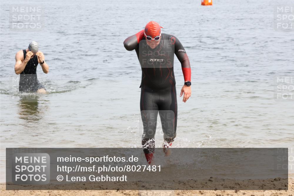 15.06.2025 - 27. Vierlanden-Triathlon Lena Gebhardt http://msf.ph/oto/8027481 15.06.2025 11:00:32 Schwimmen 646, 649, 678, 714, 723 meine-sportfotos.de