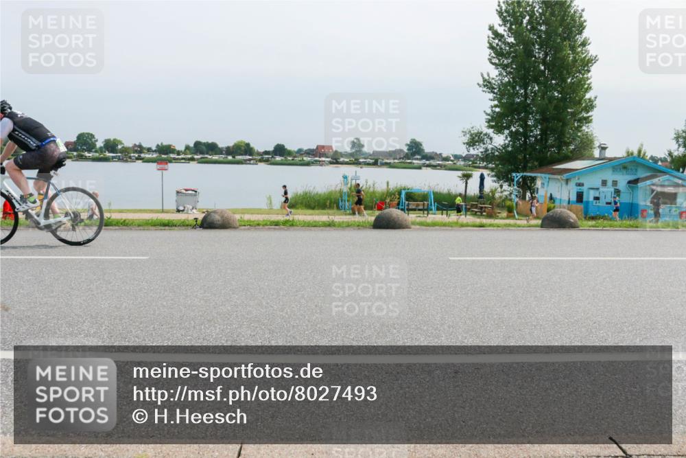 15.06.2025 - 27. Vierlanden-Triathlon H.Heesch http://msf.ph/oto/8027493 15.06.2025 11:22:00 Radfahren 133, 843 meine-sportfotos.de