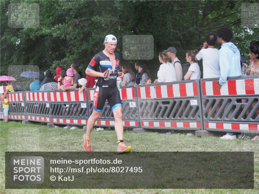 21.06.2025 - 27. Vierlanden-Triathlon KatJ http://msf.ph/oto/8027495 15.06.2025 13:31:29 Ziel 799, 847, 968 meine-sportfotos.de