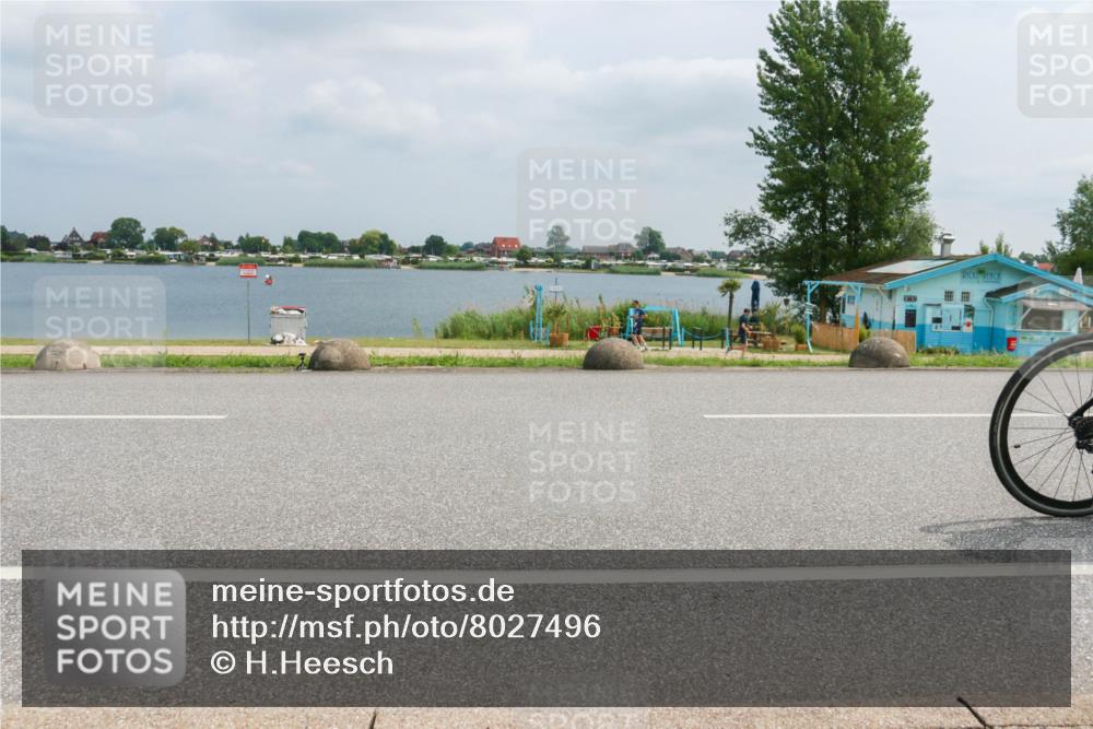 21.06.2025 - 27. Vierlanden-Triathlon H.Heesch http://msf.ph/oto/8027496 15.06.2025 12:19:43 Radfahren 647, 844, 855, 953 meine-sportfotos.de