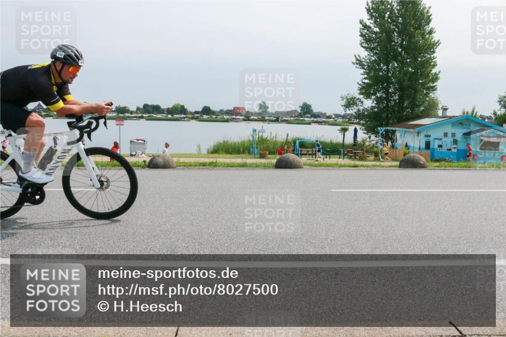 15.06.2025 - 27. Vierlanden-Triathlon H.Heesch http://msf.ph/oto/8027500 15.06.2025 11:22:04 Radfahren 133, 224, 843 meine-sportfotos.de