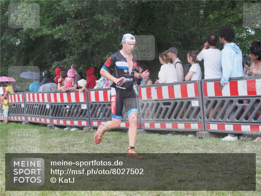 21.06.2025 - 27. Vierlanden-Triathlon KatJ http://msf.ph/oto/8027502 15.06.2025 13:31:29 Ziel 799, 847, 968 meine-sportfotos.de