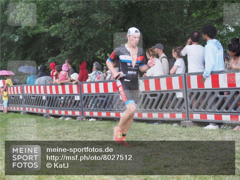 21.06.2025 - 27. Vierlanden-Triathlon KatJ http://msf.ph/oto/8027512 15.06.2025 13:31:29 Ziel 799, 847, 968 meine-sportfotos.de