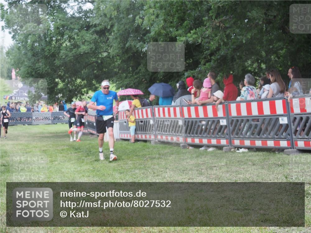 21.06.2025 - 27. Vierlanden-Triathlon KatJ http://msf.ph/oto/8027532 15.06.2025 13:31:31 Ziel 161, 799, 847, 968 meine-sportfotos.de