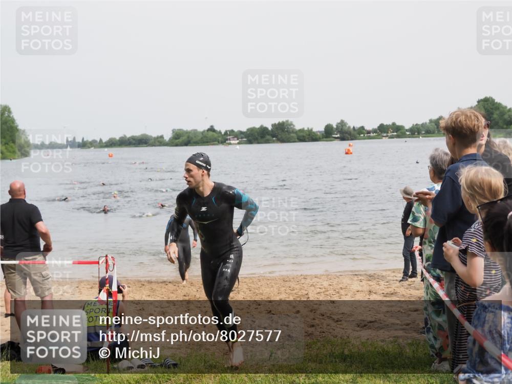 21.06.2025 - 27. Vierlanden-Triathlon MichiJ http://msf.ph/oto/8027577 15.06.2026 10:58:01 Schwimmen 640, 647, 705, 738 meine-sportfotos.de