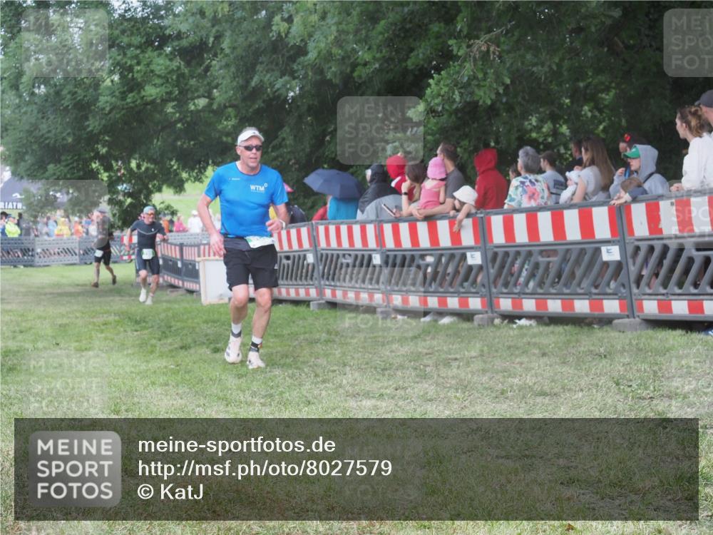 21.06.2025 - 27. Vierlanden-Triathlon KatJ http://msf.ph/oto/8027579 15.06.2025 13:31:32 Ziel 161, 799, 968 meine-sportfotos.de