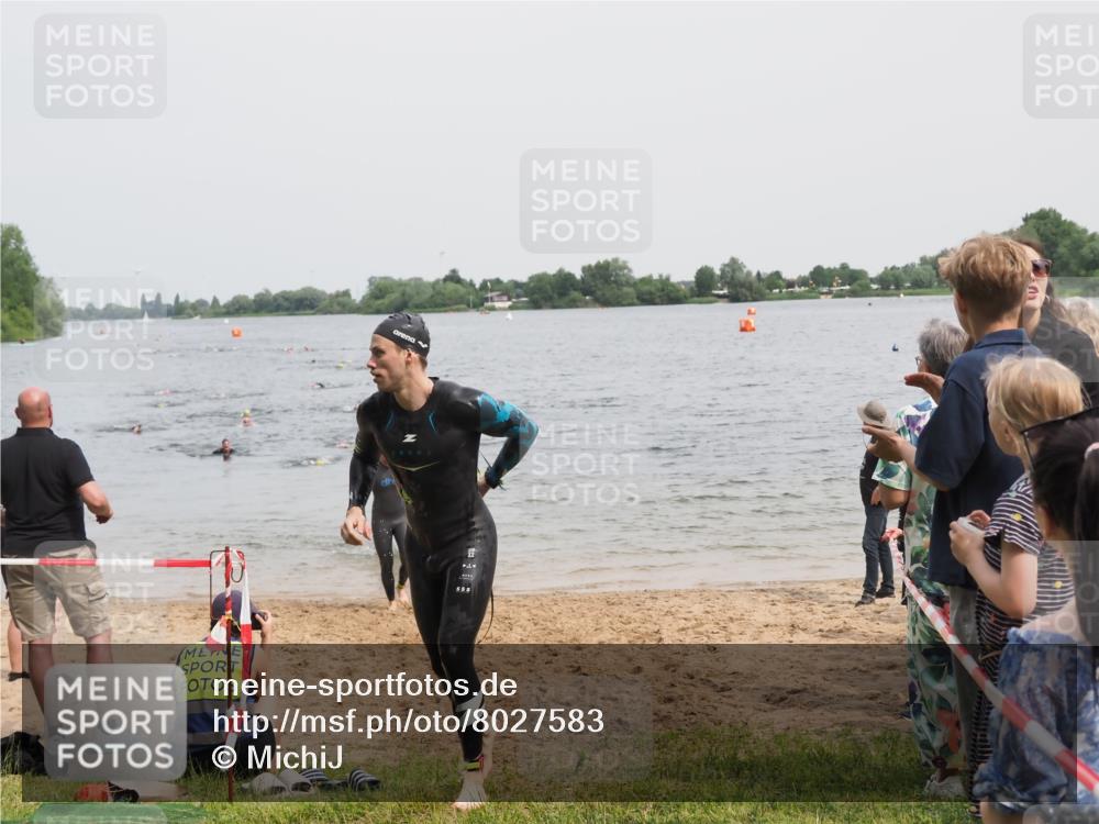21.06.2025 - 27. Vierlanden-Triathlon MichiJ http://msf.ph/oto/8027583 15.06.2026 10:58:02 Schwimmen 640, 647, 705, 738, 762 meine-sportfotos.de