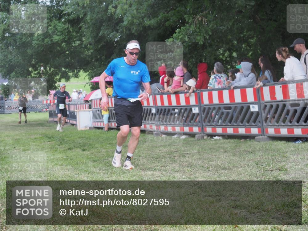 21.06.2025 - 27. Vierlanden-Triathlon KatJ http://msf.ph/oto/8027595 15.06.2025 13:31:33 Ziel 161, 799, 968 meine-sportfotos.de