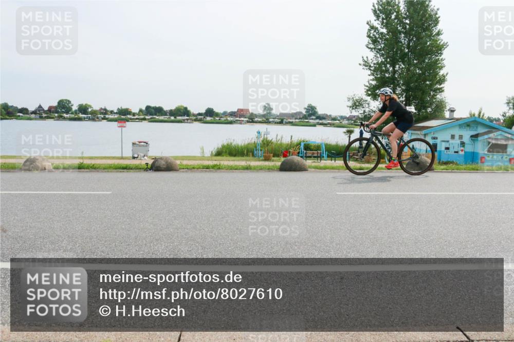 15.06.2025 - 27. Vierlanden-Triathlon H.Heesch http://msf.ph/oto/8027610 15.06.2025 10:28:31 Radfahren 108, 138, 519 meine-sportfotos.de