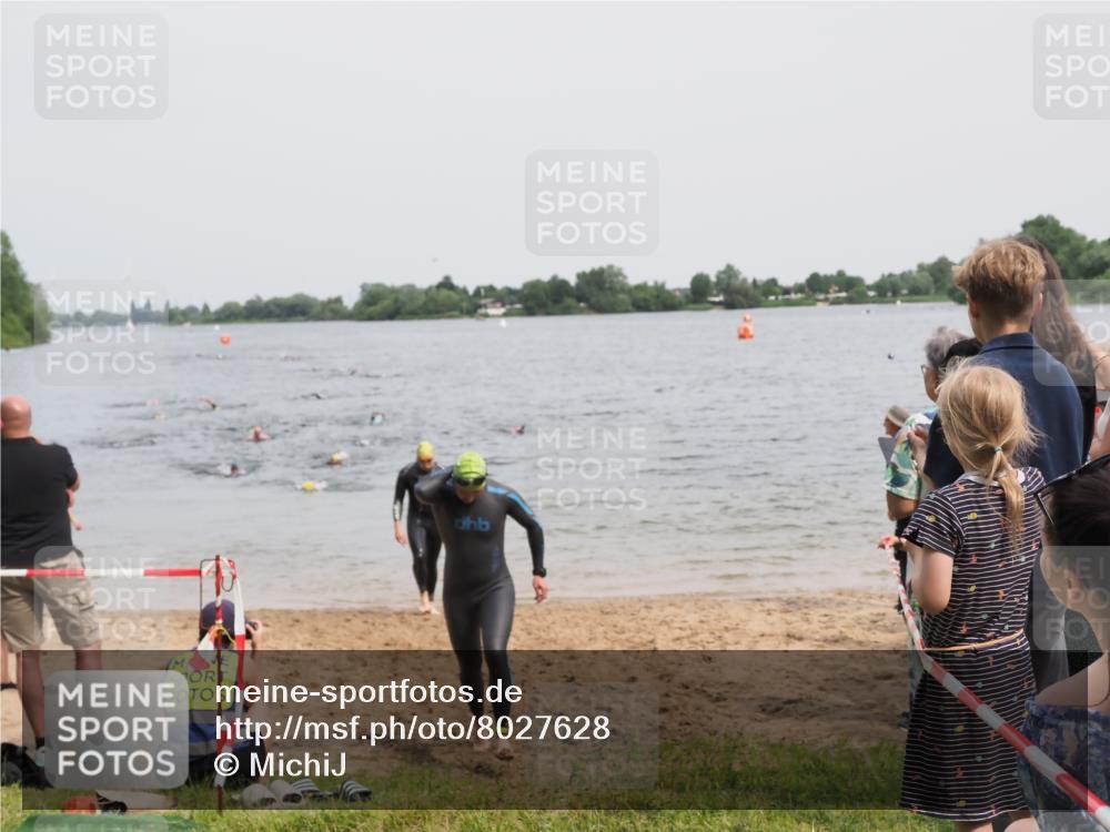 21.06.2025 - 27. Vierlanden-Triathlon MichiJ http://msf.ph/oto/8027628 15.06.2026 10:58:05 Schwimmen 640, 647, 762 meine-sportfotos.de
