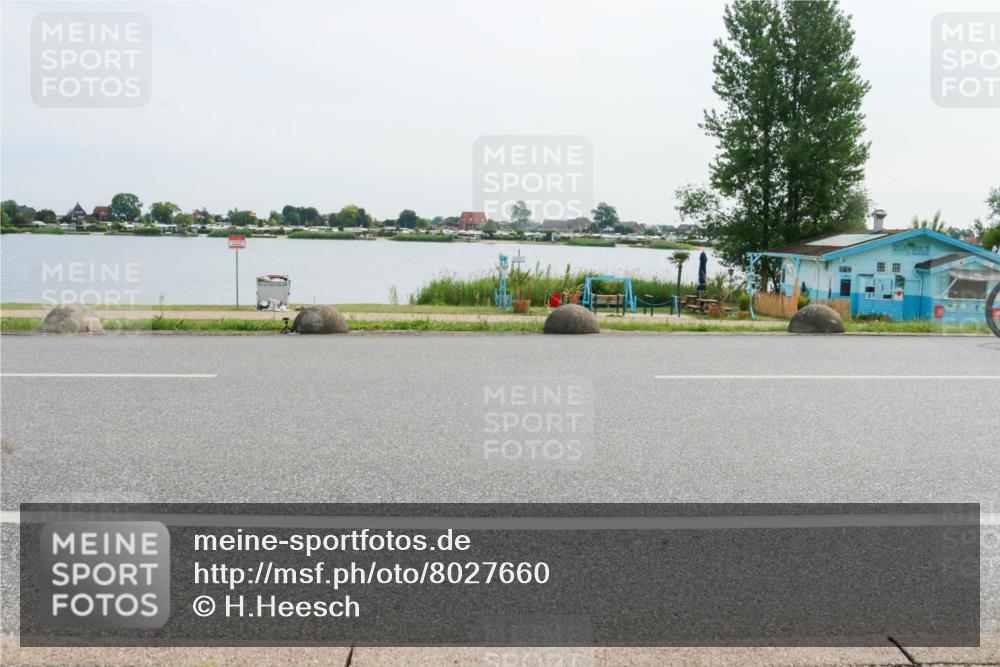 15.06.2025 - 27. Vierlanden-Triathlon H.Heesch http://msf.ph/oto/8027660 15.06.2025 10:28:32 Radfahren 108, 138, 519, 535 meine-sportfotos.de
