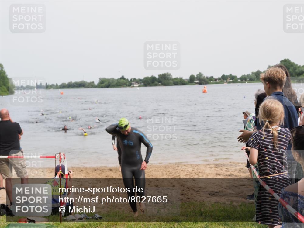 21.06.2025 - 27. Vierlanden-Triathlon MichiJ http://msf.ph/oto/8027665 15.06.2026 10:58:06 Schwimmen 640, 647, 762 meine-sportfotos.de