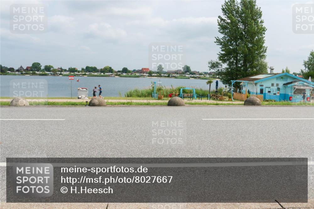 21.06.2025 - 27. Vierlanden-Triathlon H.Heesch http://msf.ph/oto/8027667 15.06.2025 12:19:46 Radfahren 678, 743, 844 meine-sportfotos.de