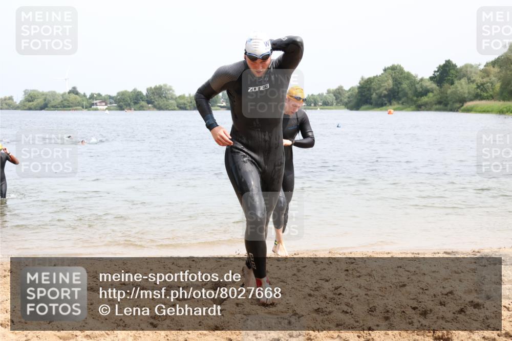 15.06.2025 - 27. Vierlanden-Triathlon Lena Gebhardt http://msf.ph/oto/8027668 15.06.2025 11:00:48 Schwimmen 637, 678, 681, 699, 723, 746 meine-sportfotos.de