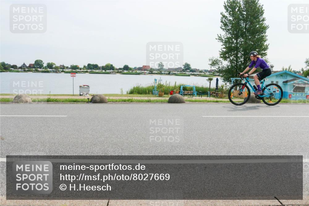 15.06.2025 - 27. Vierlanden-Triathlon H.Heesch http://msf.ph/oto/8027669 15.06.2025 10:28:32 Radfahren 108, 138, 519, 535 meine-sportfotos.de