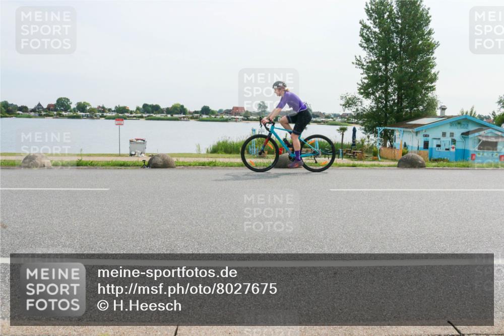 15.06.2025 - 27. Vierlanden-Triathlon H.Heesch http://msf.ph/oto/8027675 15.06.2025 10:28:33 Radfahren 138, 519, 532, 535 meine-sportfotos.de