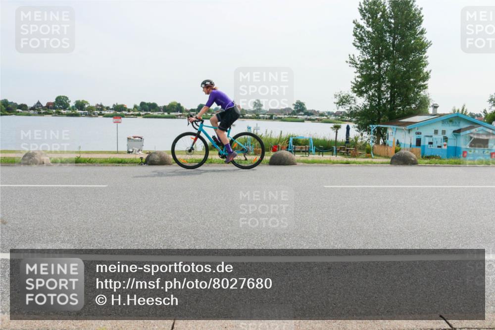 15.06.2025 - 27. Vierlanden-Triathlon H.Heesch http://msf.ph/oto/8027680 15.06.2025 10:28:33 Radfahren 138, 519, 532, 535 meine-sportfotos.de