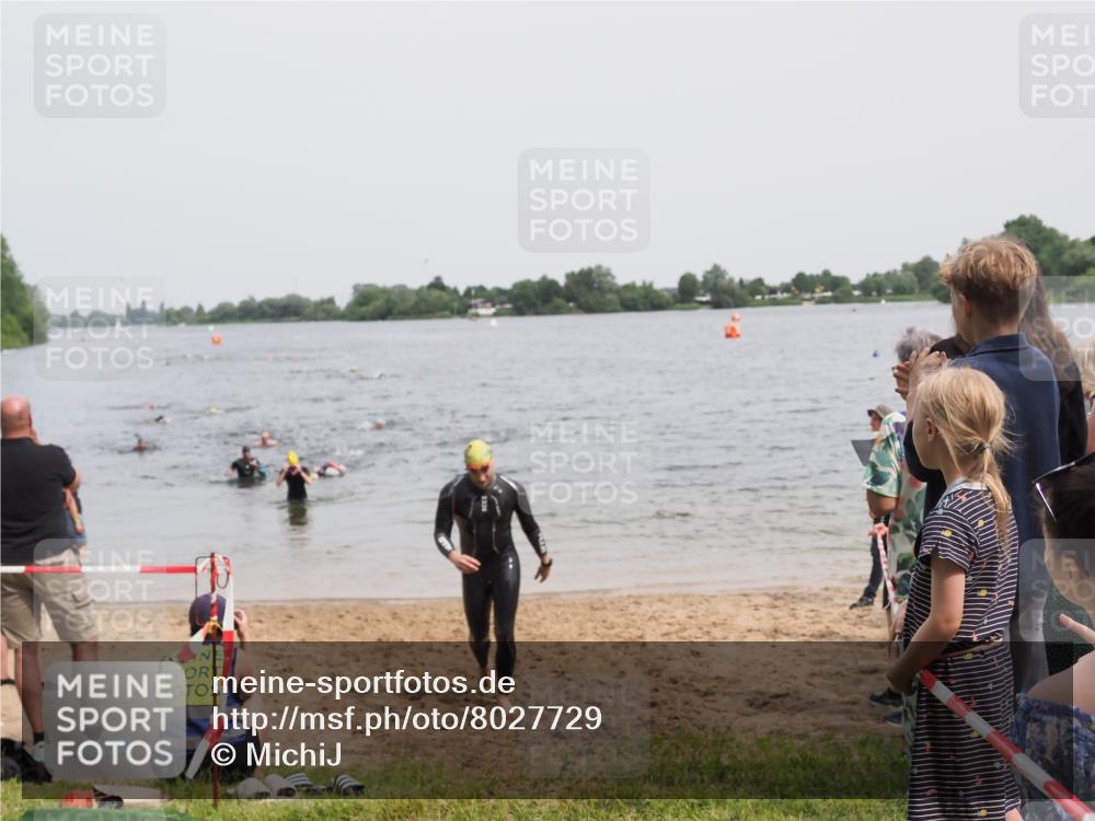 21.06.2025 - 27. Vierlanden-Triathlon MichiJ http://msf.ph/oto/8027729 15.06.2026 10:58:09 Schwimmen 640, 762, 769 meine-sportfotos.de